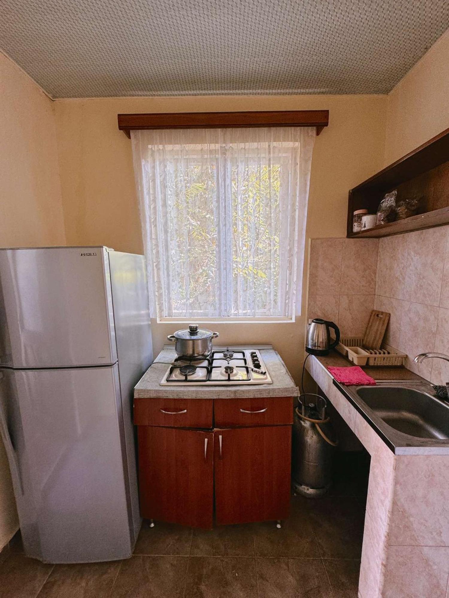 Achi Guest House Makhinjauri Exterior photo